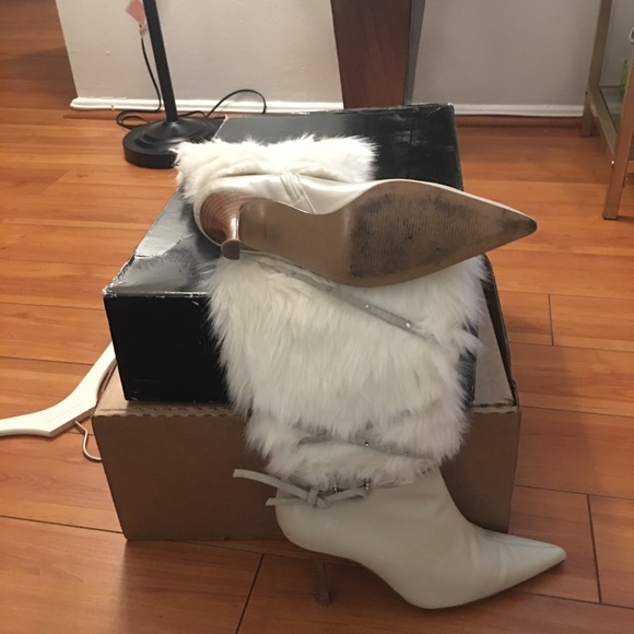 Selling as bundle Bebe clothes and shoes - Picture 6 of 12